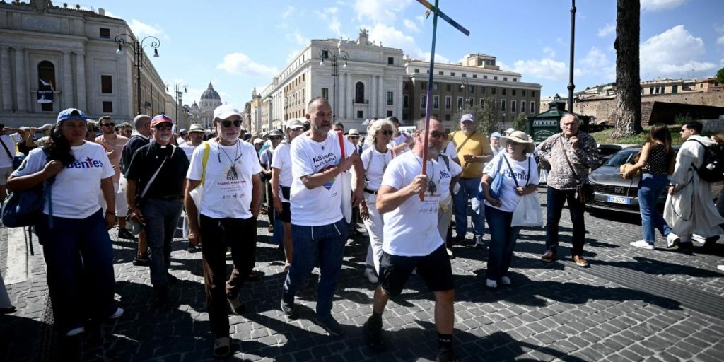 The Vatican receives the first major LGBT+ official pilgrimage in the framework of the Jubilee