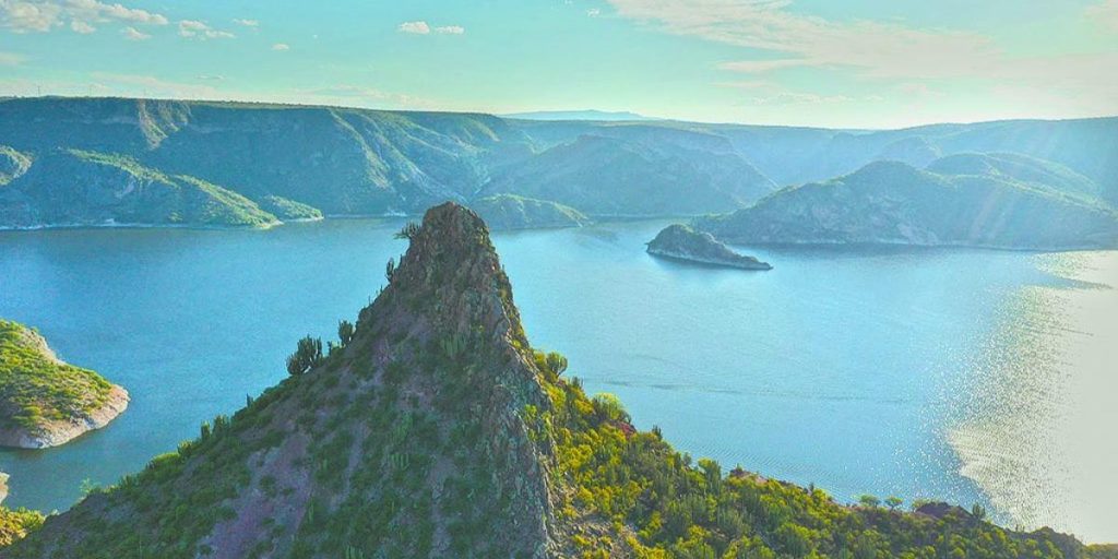 The Zimapán dam in Querétaro after rains will vainted