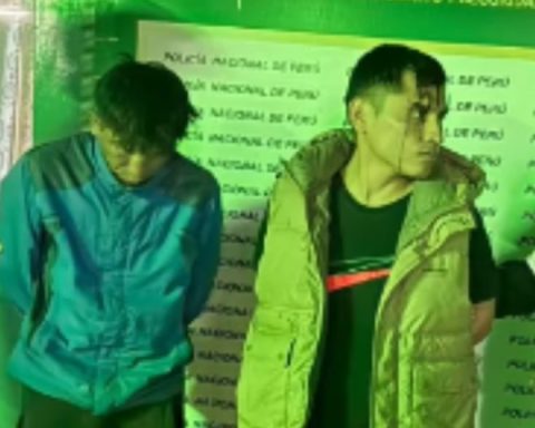 The band "Los fears of railroad" falls in Huancayo