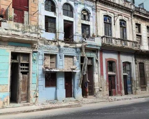 The collapse of a balcony in Centro Havana leaves a wounded woman