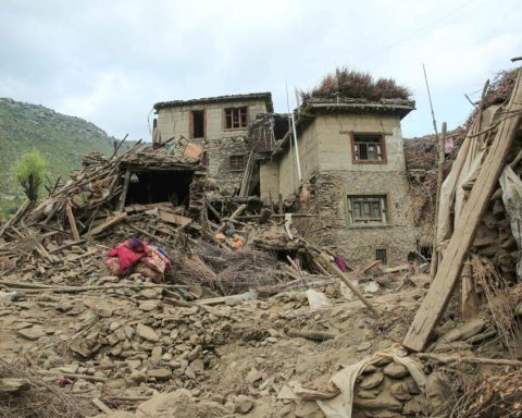 The dead by the Afghanistan earthquake exceed 1,400 and a replica hits the area