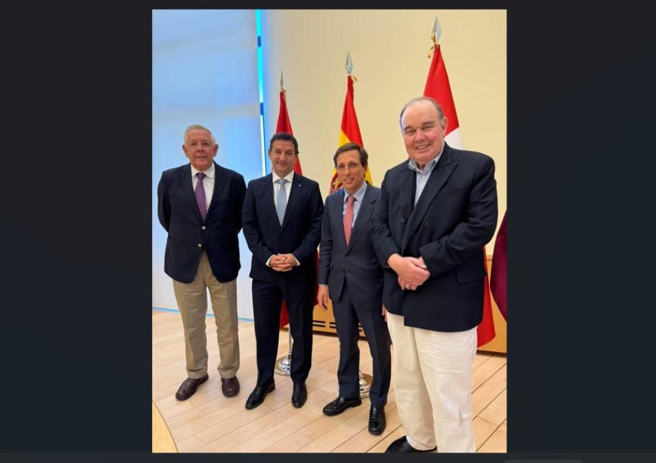 The dinner for Lima: López Aliaga's Pollada in Madrid