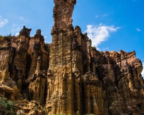 The hidden place of the country that is protected by natural rock walls