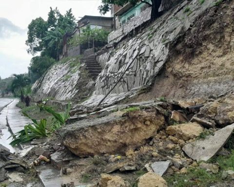 The imelda storm leaves a dead and 18,000 displaced in East of Cuba