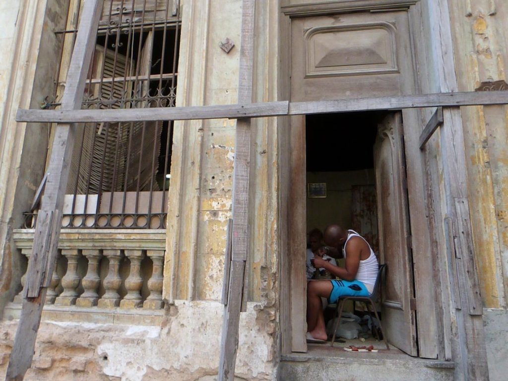 The repair and construction of housing with state subsidies has gone to Pique in Cuba