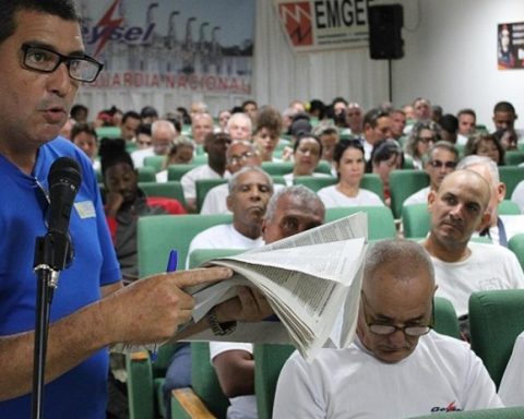 The right to strike remains absent in the labor code project