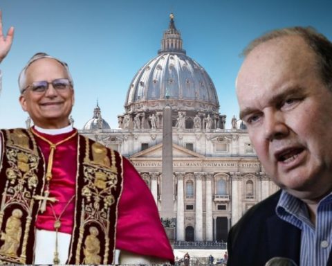 The struggle for the photo with the Pope: a drama of Vatican soap opera!