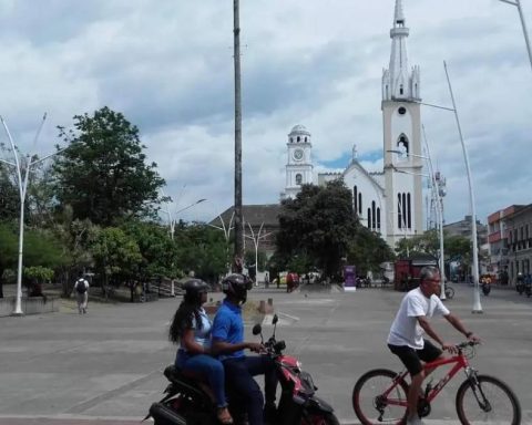 They decree curfew for minors and reinforce fuel sale in Tuluá (Valle)