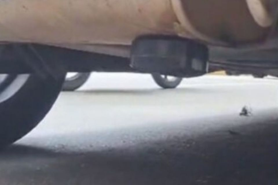 They demand research on "suspicious device" in Margareth Baduel's car