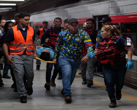 They develop drill to disasters and armed conflicts in the Caracas Metro