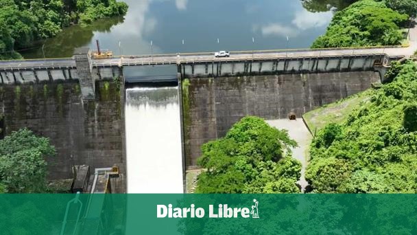 They recover bodies of two children who fell into a hatillo dam