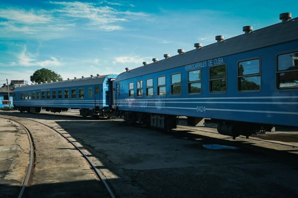 They stoned two national trains in Holguín and the "without significant damage"