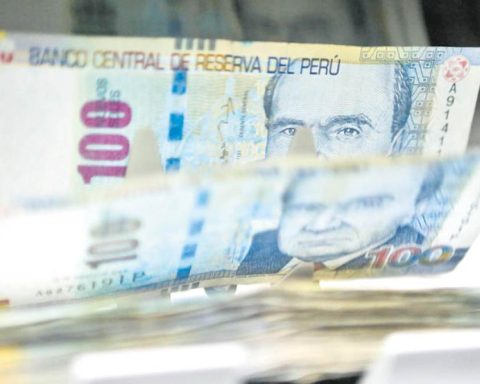 They warn risk of living card for teachers