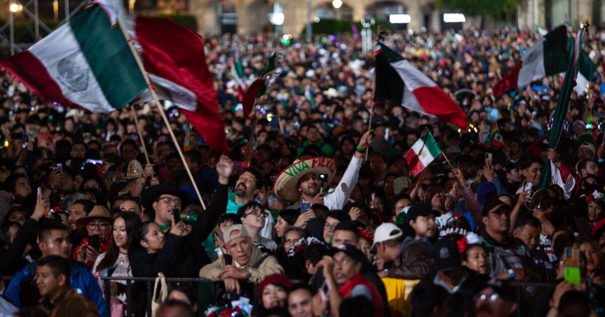 Thousands crowd the CDMX socket for the cry of independence