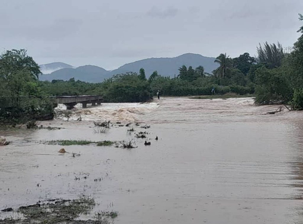 Thousands of evacuated by storm Imelda, which "will continue to generate instability" in Cuba this Monday