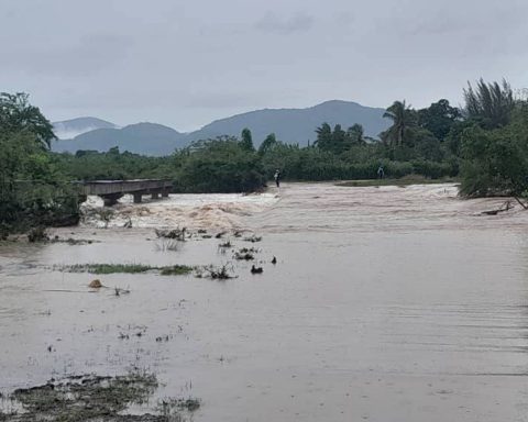Thousands of evacuated by storm Imelda, which "will continue to generate instability" in Cuba this Monday