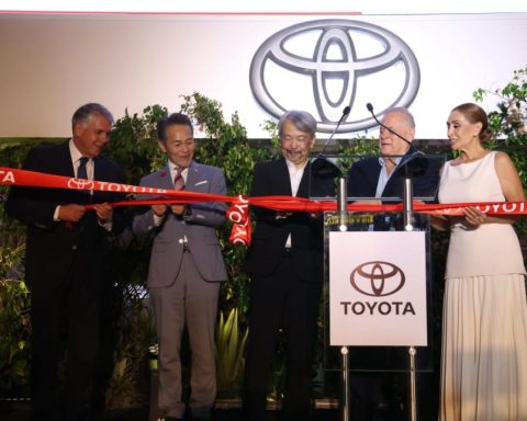 Toyosa celebrates its 44th anniversary opening the largest showroom in Latin America as a gift for Santa Cruz