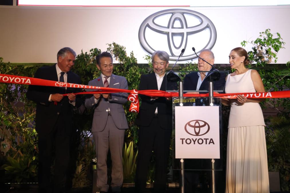 Toyosa celebrates its 44th anniversary opening the largest showroom in Latin America as a gift for Santa Cruz