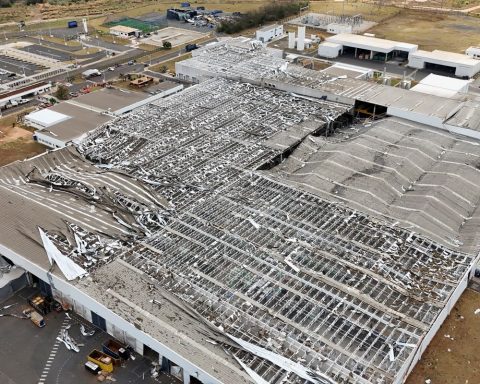Toyota suspends production in the country after rain destroys factory in SP