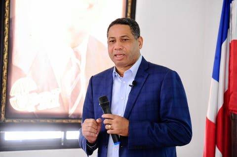 Trajano Santana considera imprescindible reestructuración del gobierno de Abinader