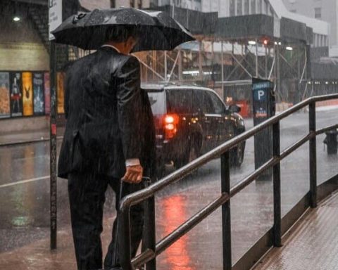 Onda tropical y vaguada dejarán lluvia sobre provincias dominicanas
