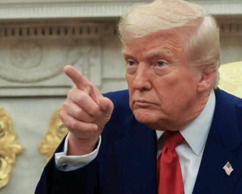 Trump eliminates cash compensation plan for airline delays