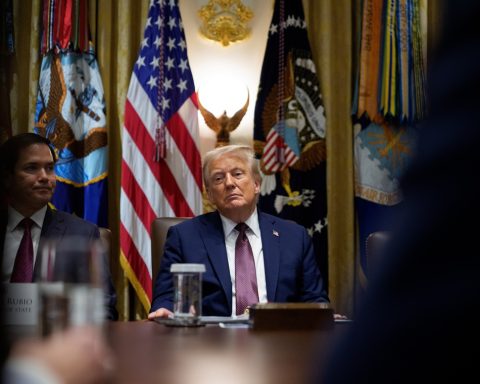 Trump orders to send federal troops to Portland and promises "all force" to face "domestic terrorists"