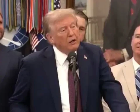 Trump informa de la operación desde el Despacho Oval de la Casa Blanca