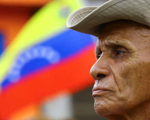 Trump warns Venezuela that his planes will be "Disabled" If they represent a threat