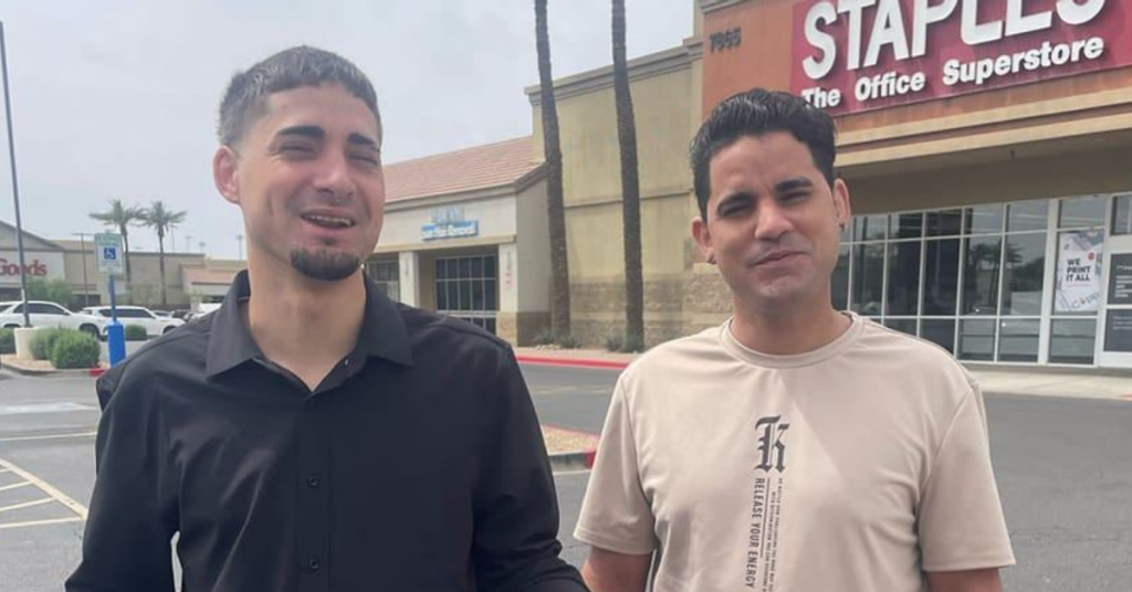 Two Cuban brothers detained when leaving a court that denied the asylum in the US