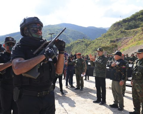 Two Venezuelan military aircraft flew near an American navy ship, according to the Pentagon