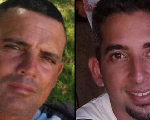 Two betrayers enter the list of "Cuban repressors" for recording protesters in Gibara