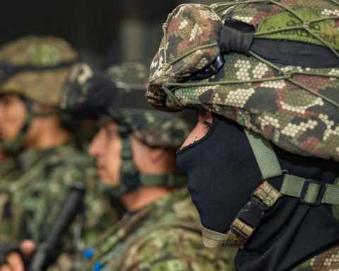 Two military were sprayed with gasoline and burned by the community in Putumayo: this is known