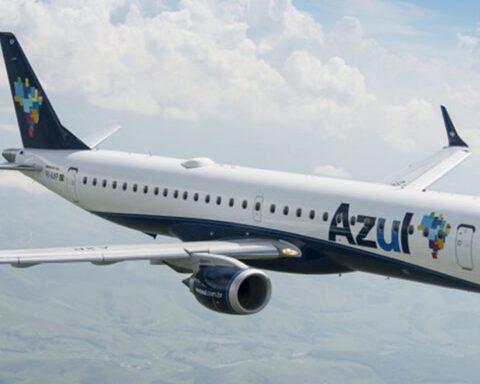 US airline buys 50 E195-E2 jets from Embraer