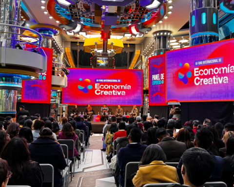 Unifranz leads debate on public policies to strengthen the creative economy in Bolivia