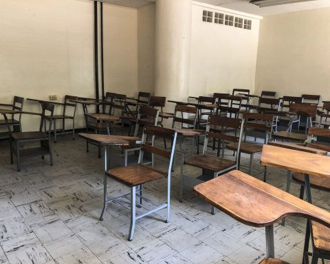 Unions alert about the absence of teachers in early call of the new school year