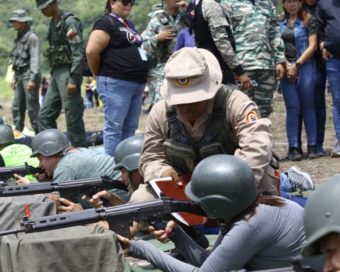 Venezuela denounces an American assault on a fishing boat and trained to militiamen