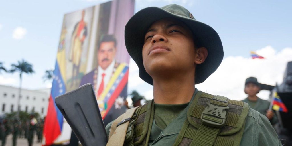 Venezuela militarily trains civilians before an eventual US attack