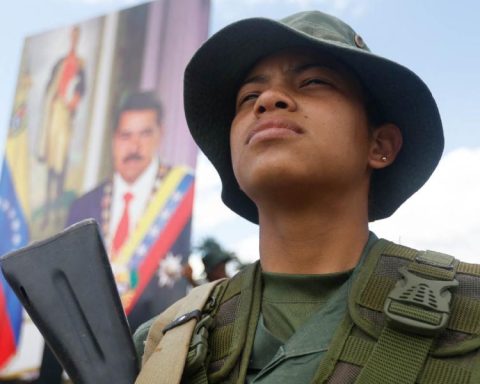 Venezuela militarily trains civilians before an eventual US attack