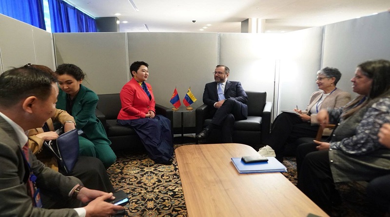 Venezuela strengthens relations with Mongolia and Senegal