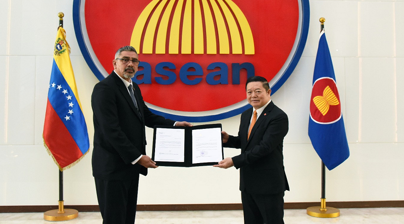 Venezuelan ambassador has credential letters before the Asean in Yakarta