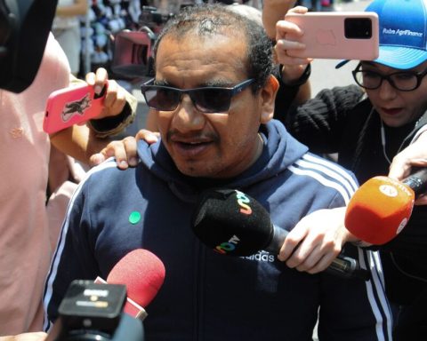 Vidulfo Rosales arrives at the Court after leaving Ayotzinapa; will win more than 100,000 pesos