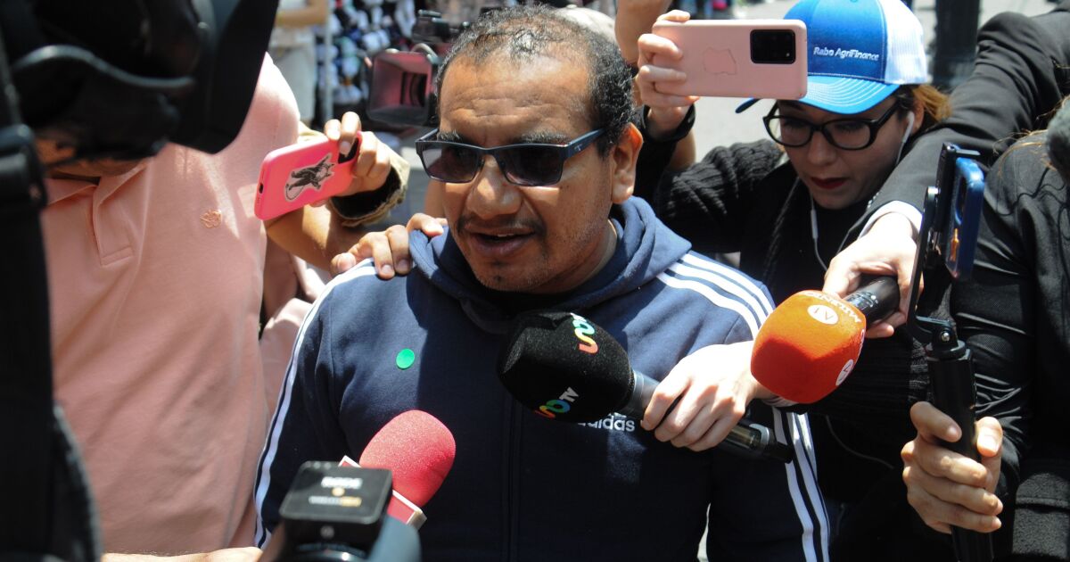 Vidulfo Rosales arrives at the Court after leaving Ayotzinapa; will win more than 100,000 pesos