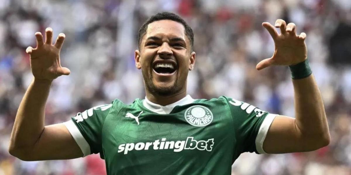 Vitor Roque resurrects in his return home