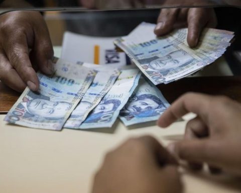 What are the consequences of an eighth withdrawal from the AFP?