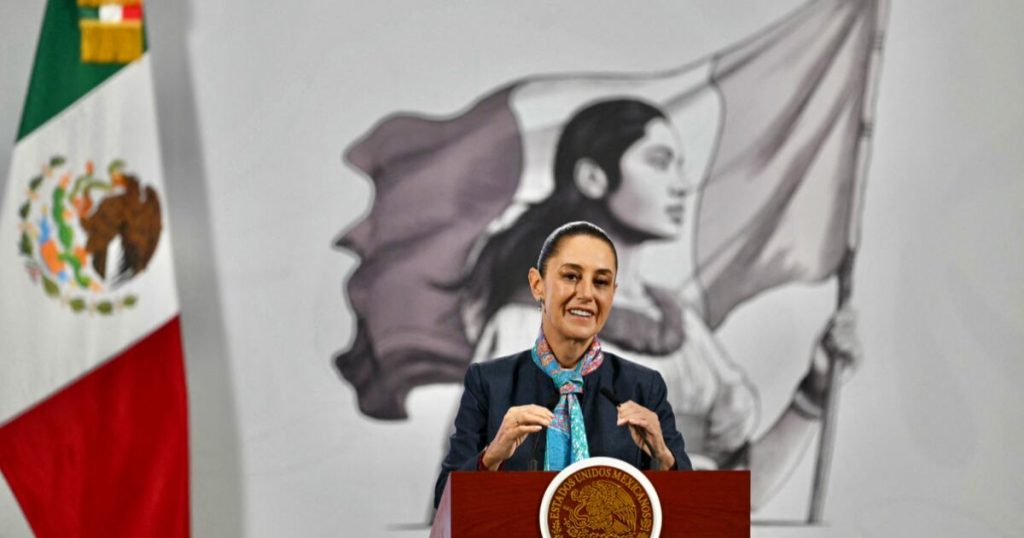 Where what time do you see Claudia Sheinbaum's first shout of independence