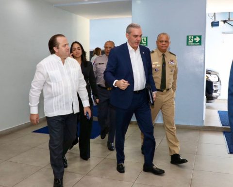 Quiénes acompañan hoy a Luis Abinader en la reunión clave de seguridad ciudadana