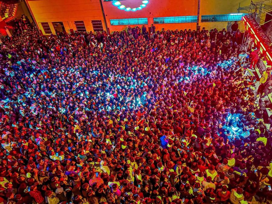 "Who will answer for my daughter?" Iris's father did not want him to go to the 'Festi Saracho'