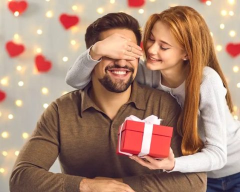 Why in Colombia Cupid is late?