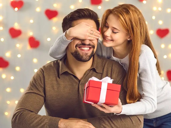 Why in Colombia Cupid is late?